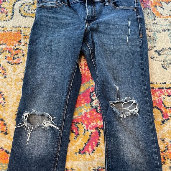 Old Navy Rockstar Mid-Rise Size 6P - Picture 2 of 4